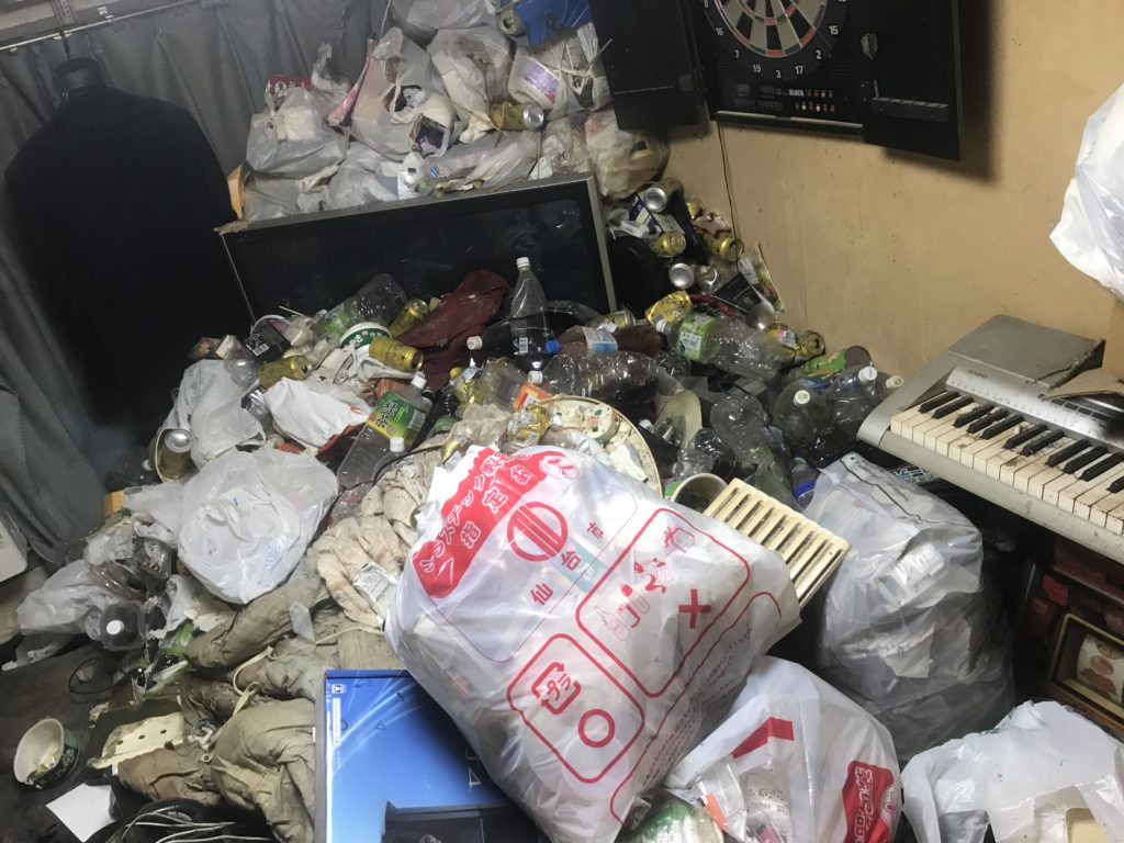 不用品回収　遺品整理　ゴミ屋敷　ハウスクリーニング　引越し　お片付けJAPAN　電話　0120-265-131